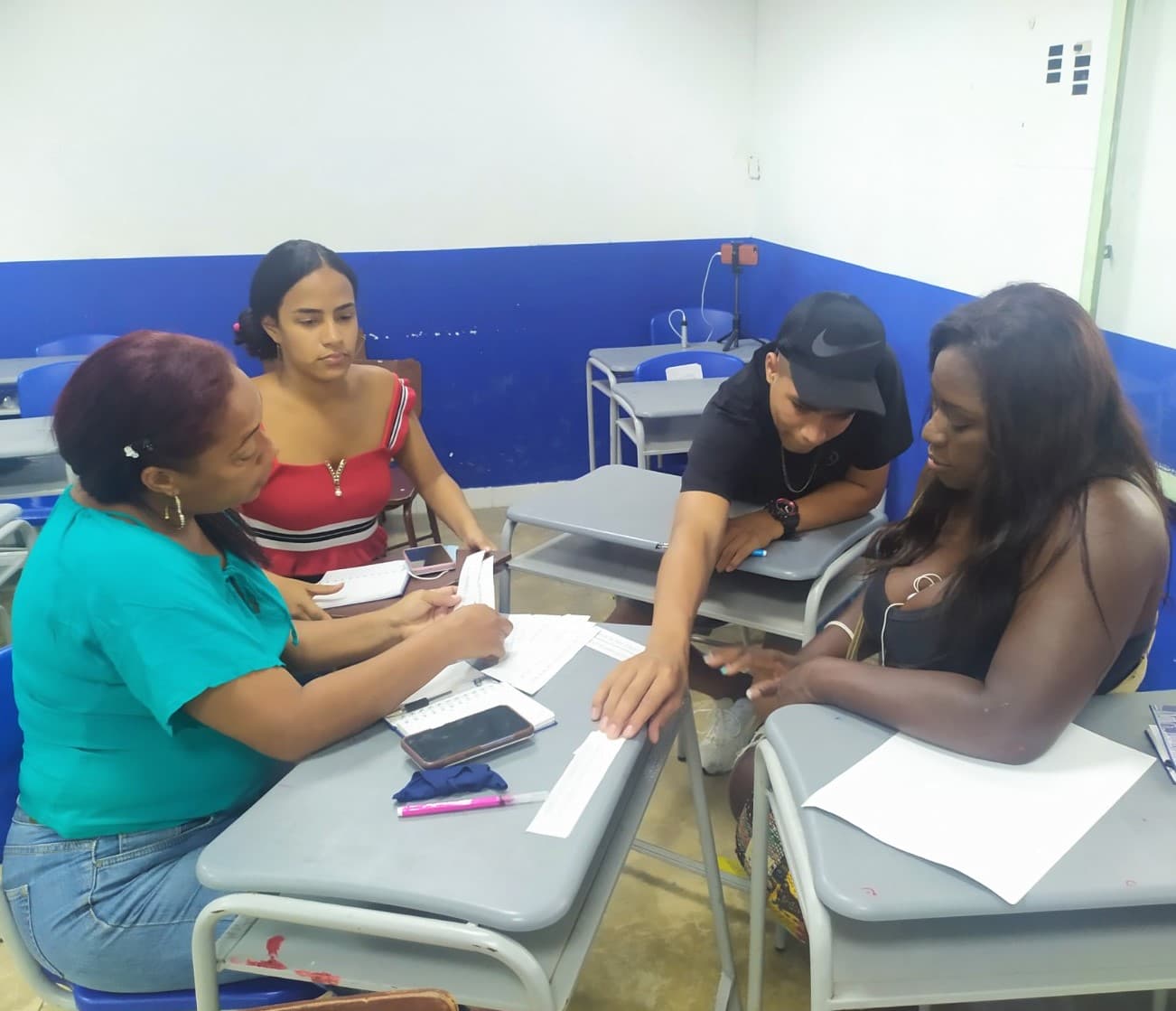 Mujeres asistentes al taller "Economía familiar"